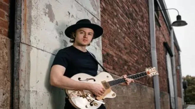 Image: Joe Robinson in Concert